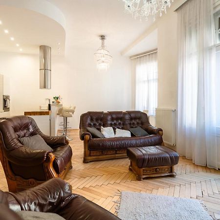 Garys Bright And Spacious Two Bedroom Flat Near Danube Budapeşte Dış mekan fotoğraf