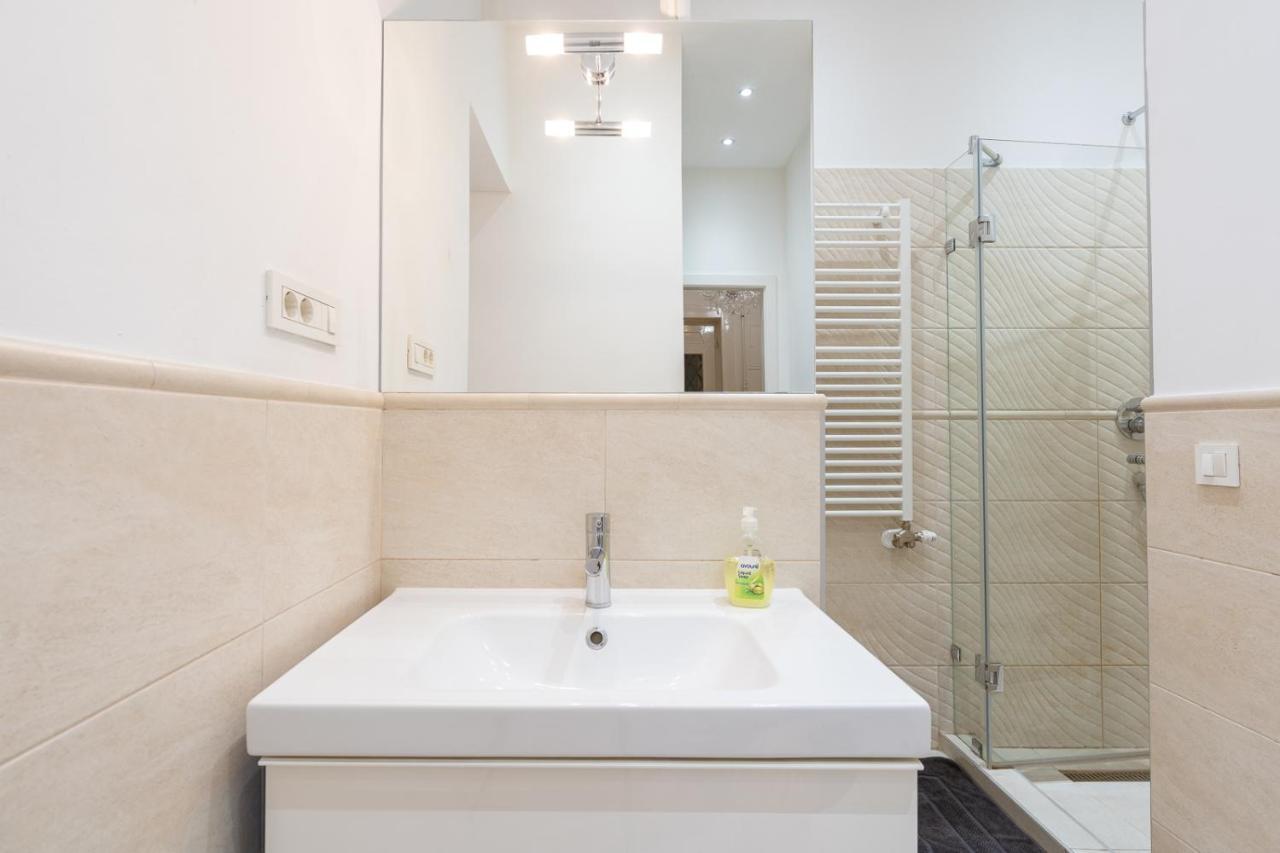 Garys Bright And Spacious Two Bedroom Flat Near Danube Budapeşte Dış mekan fotoğraf