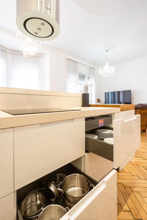 Garys Bright And Spacious Two Bedroom Flat Near Danube Budapeşte Dış mekan fotoğraf