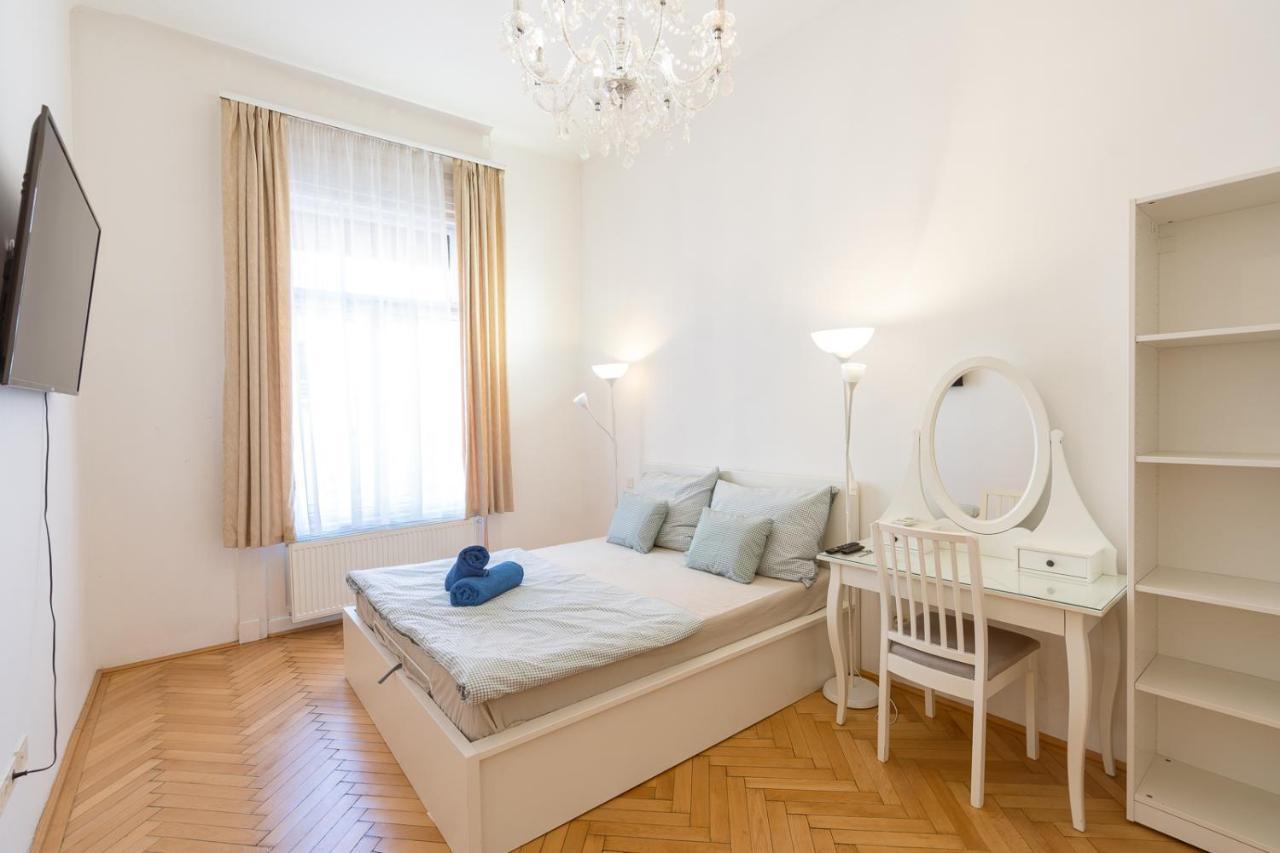 Garys Bright And Spacious Two Bedroom Flat Near Danube Budapeşte Dış mekan fotoğraf