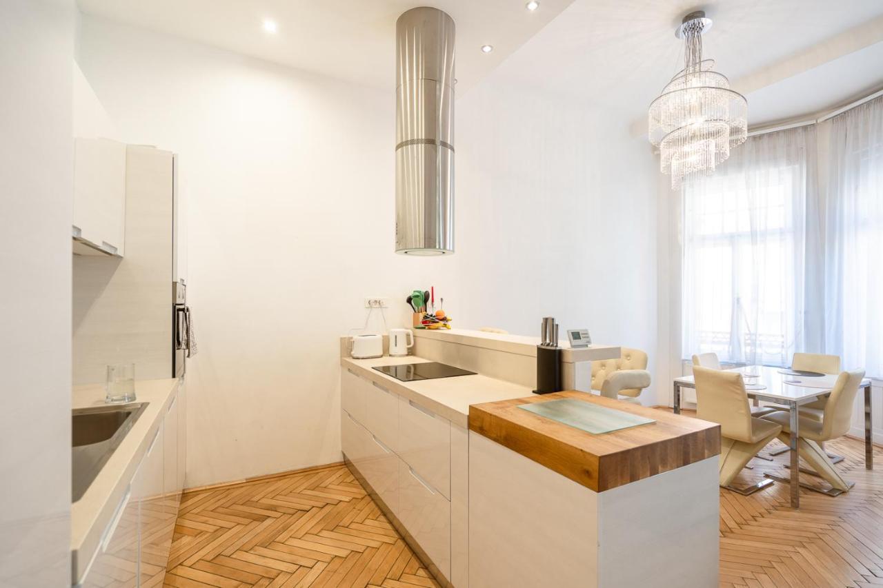 Garys Bright And Spacious Two Bedroom Flat Near Danube Budapeşte Dış mekan fotoğraf