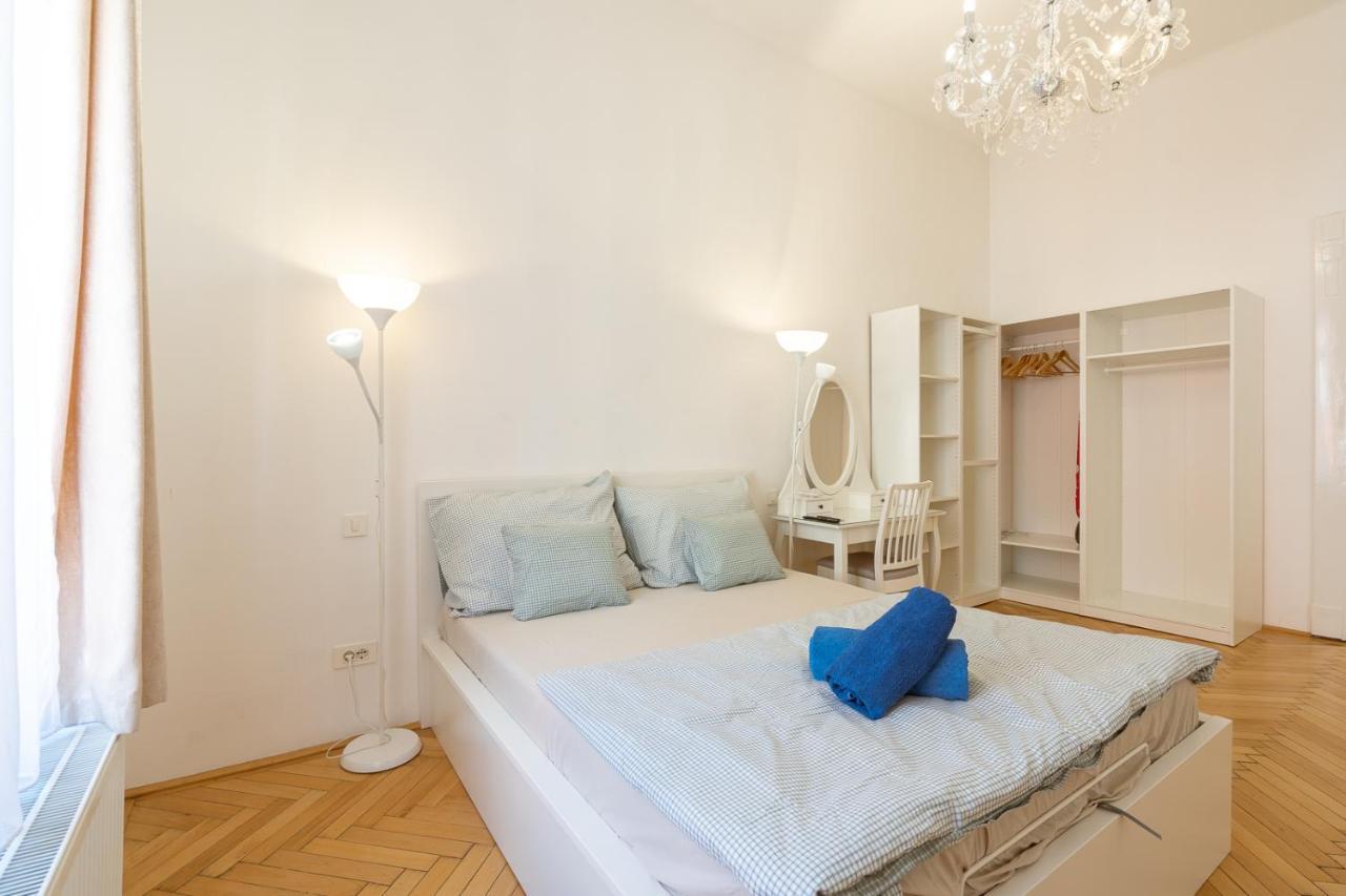 Garys Bright And Spacious Two Bedroom Flat Near Danube Budapeşte Dış mekan fotoğraf