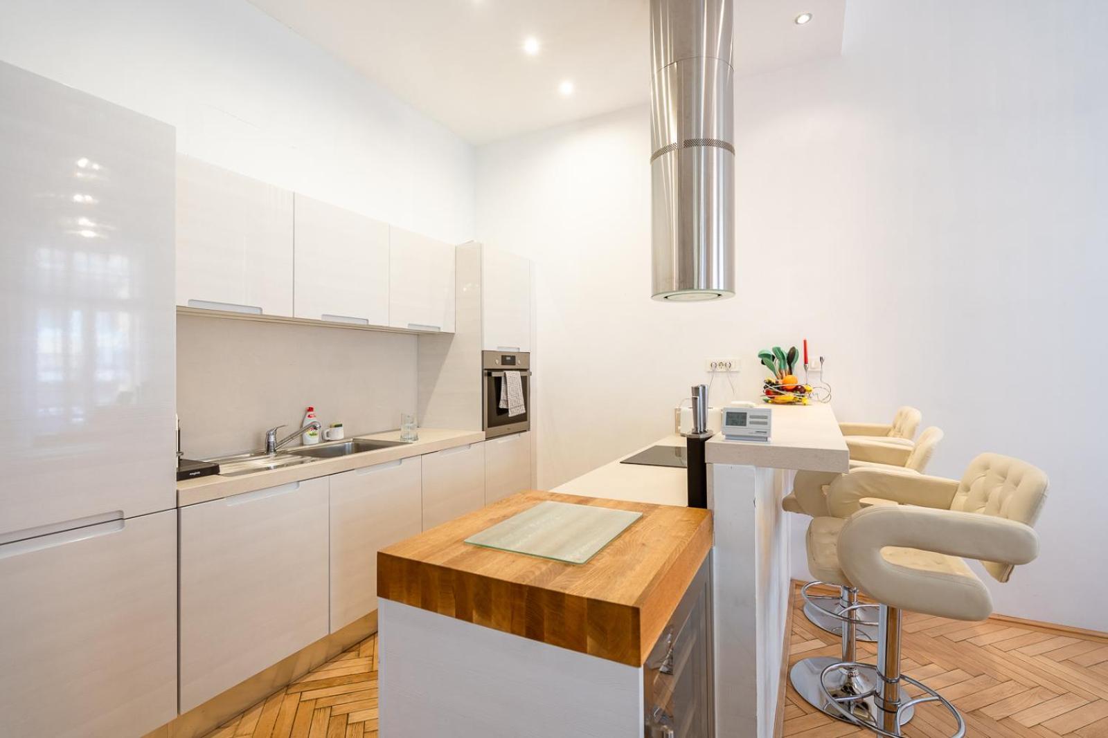 Garys Bright And Spacious Two Bedroom Flat Near Danube Budapeşte Dış mekan fotoğraf
